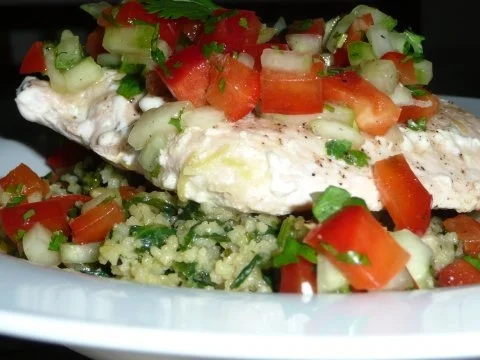 Lachs auf Spinat-Couscous mit Koriander-Gurken Relish - Rezept - Bild Nr. 3