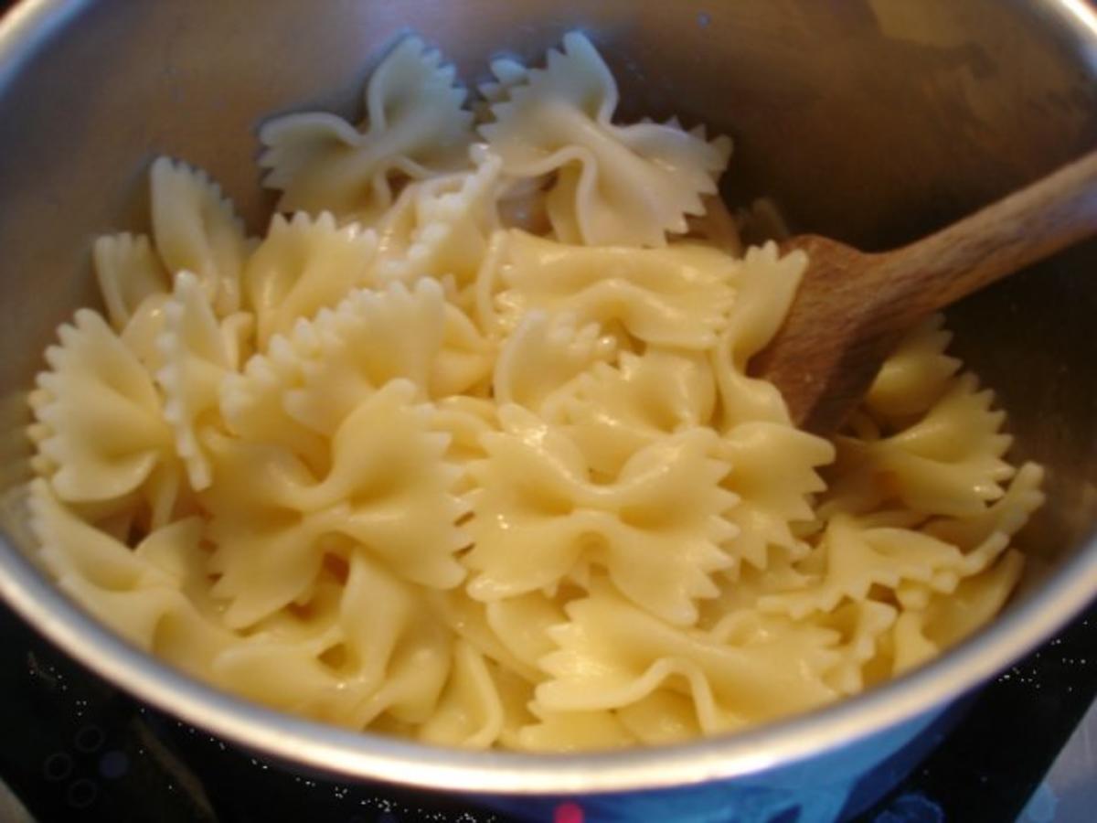 Farfalle mit Champignon-Rahmsauce - Rezept - Bild Nr. 10