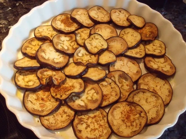 Rezept: Auberginen-Schafskäse-Auflauf; auch als veget.Vorspeise, Beilage oder zum Grillen geeignet Bild Nr. 2 Auberginen-Schafskäse-Auflauf; auch als veget.Vorspeise, Beilage oder zum Grillen geeignet - Rezept - Bild Nr. 2