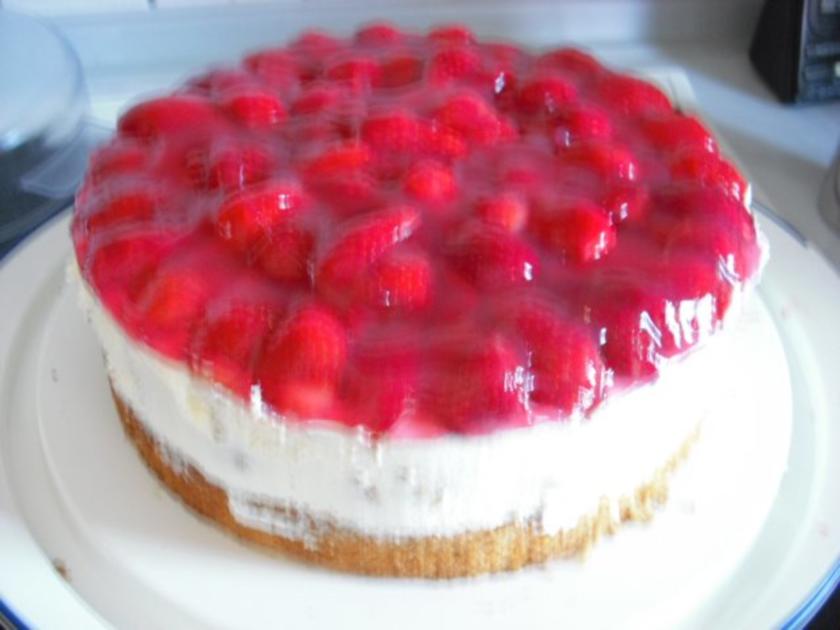 Erdbeer Windbeutel Torte - einfach - von greeneye1812