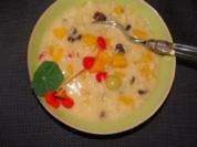 Suppen : Süße Milchreissuppe mit Fruchtcocktail - Rezept