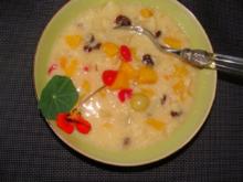 Suppen : Süße Milchreissuppe mit Fruchtcocktail - Rezept