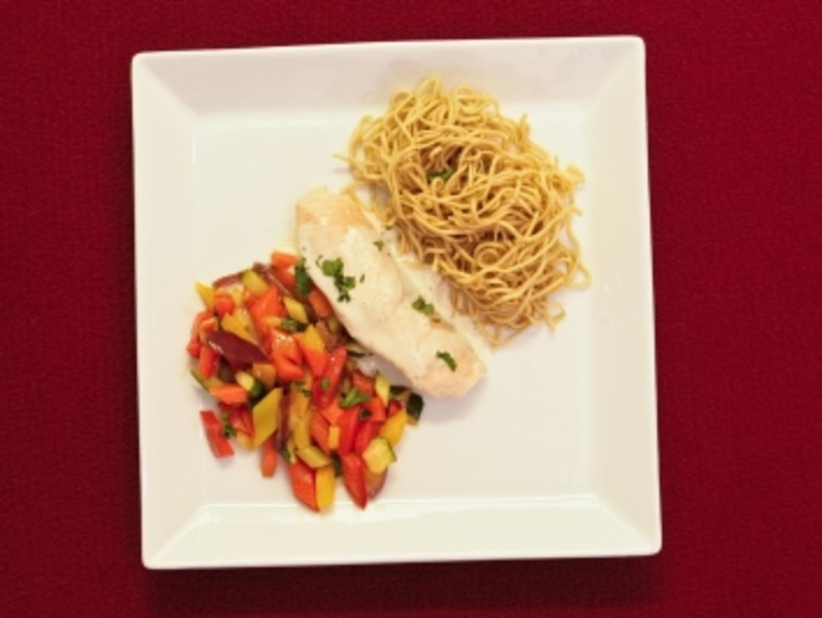 Bilder für Label Rouge Lachs, Kokos-Chilisud, chinesische Eiernudeln (Dieter Falk) - Rezept