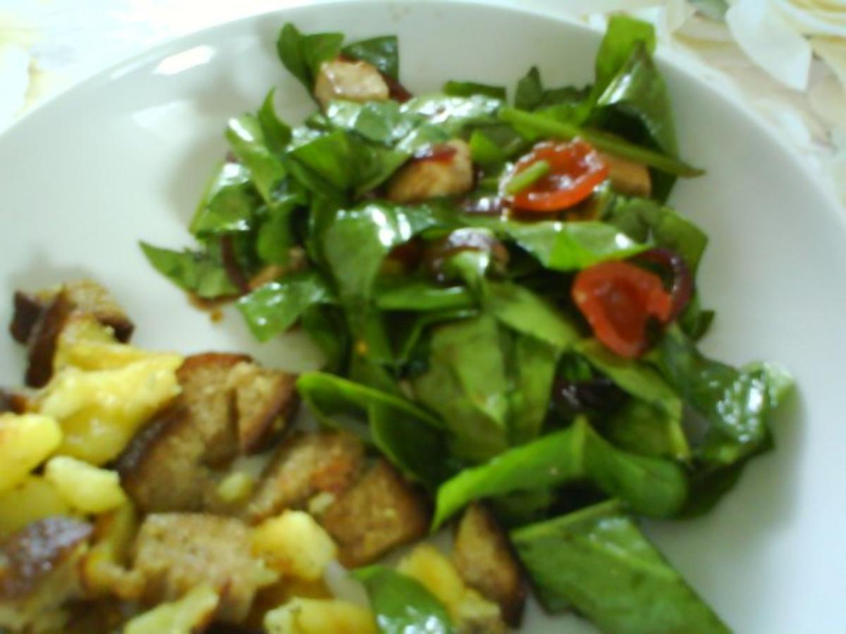 Spinatsalat mit Balsamicozwiebeldressing - Rezept - Bild Nr. 2