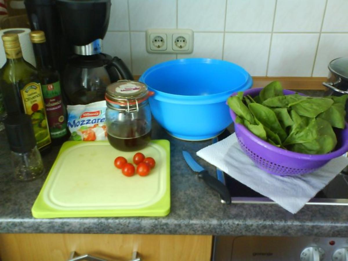 Spinatsalat mit Balsamicozwiebeldressing - Rezept - Bild Nr. 3