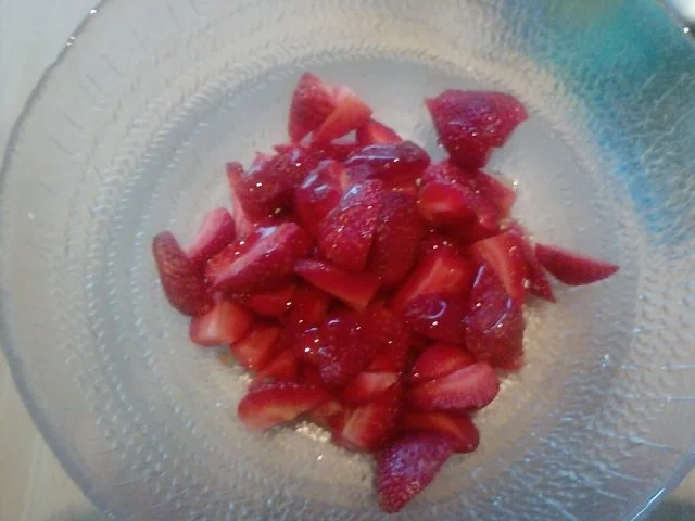 Dessert: Joghurt Tutti Frutti ohne Länderpunkte aber mit Mehrfach-Schuss - Rezept - Bild Nr. 4