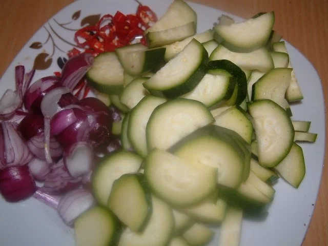 Honig-Schweinebraten an feurigem Zucchinigemüse - Rezept - Bild Nr. 5