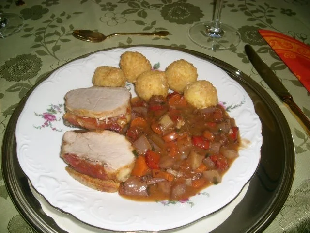 Kalbsfächerbraten mit Rotweingemüse>> - Rezept