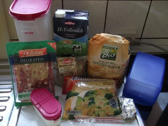 Gewürzfladen mit Käse-Zwiebel-Speck-Belag - Rezept - Bild Nr. 2