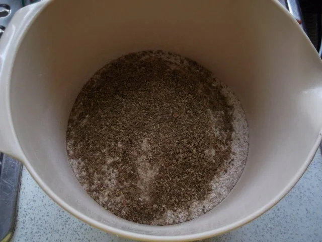 Gewürzfladen mit Käse-Zwiebel-Speck-Belag - Rezept - Bild Nr. 3