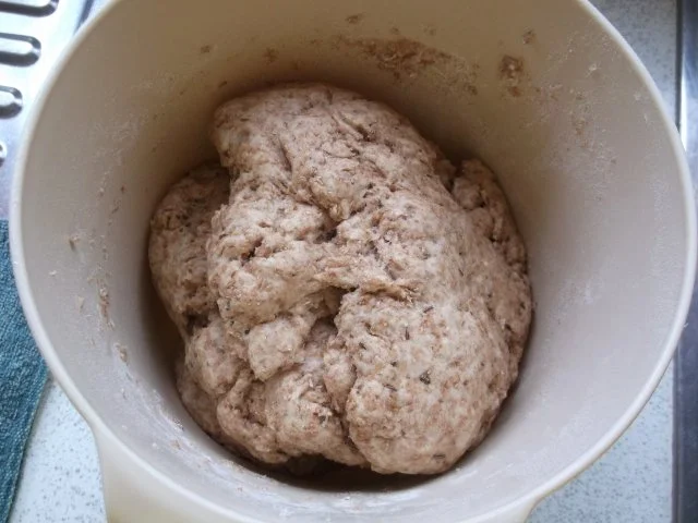 Gewürzfladen mit Käse-Zwiebel-Speck-Belag - Rezept - Bild Nr. 6