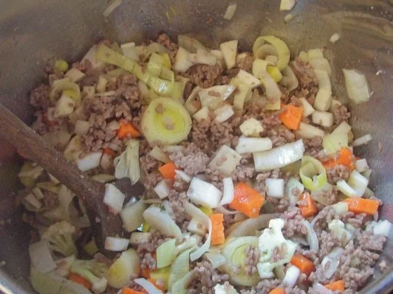 Rezept: Würzige Lasagne mit grünem Spargel, Hack, und Zitronen-Crème fraîche Bild Nr. 3 Würzige Lasagne mit grünem Spargel, Hack, und Zitronen-Crème fraîche - Rezept - Bild Nr. 3