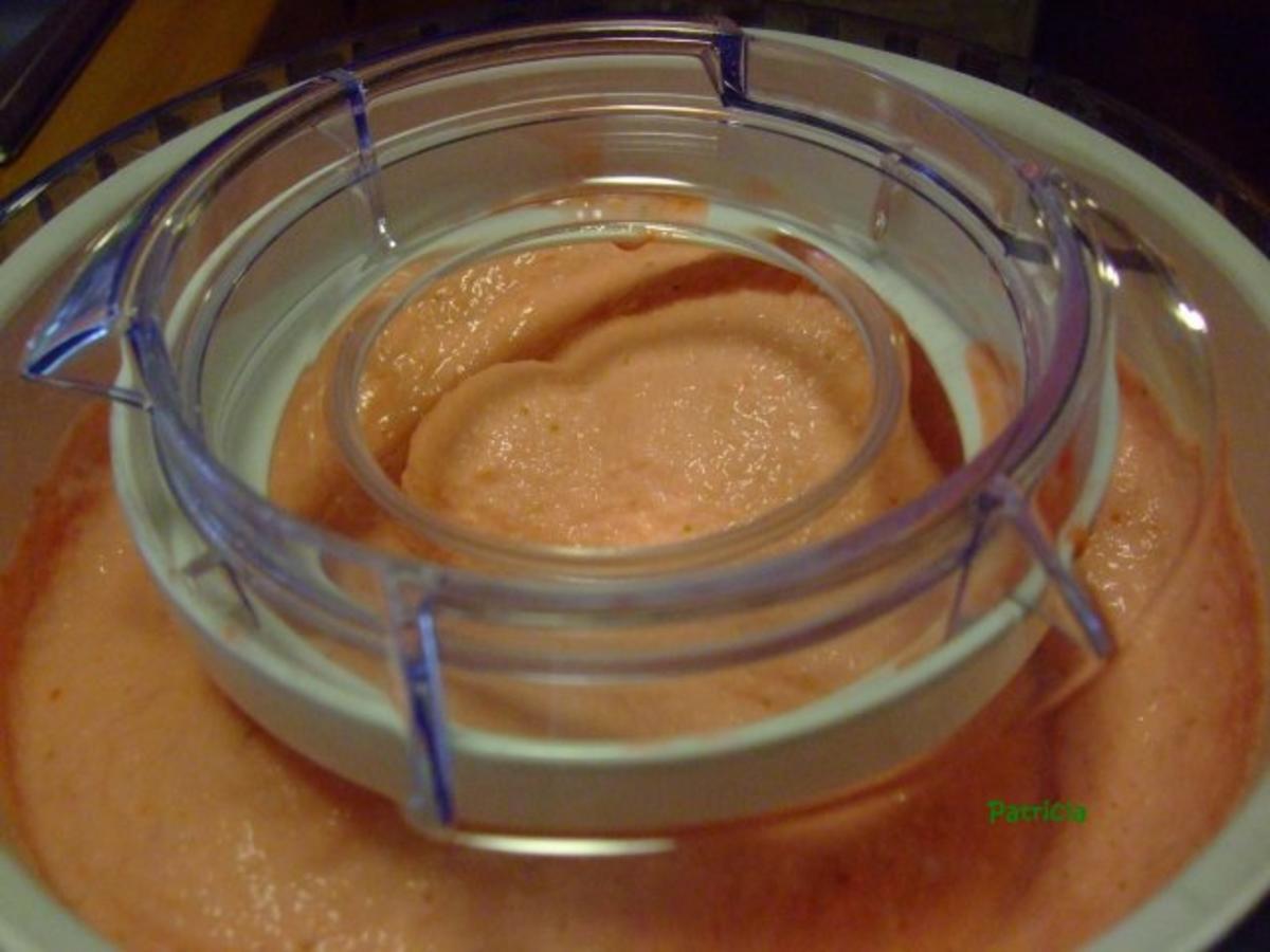 Erdbeer-Limetten-Joghurt-Eis - Rezept - Bild Nr. 5