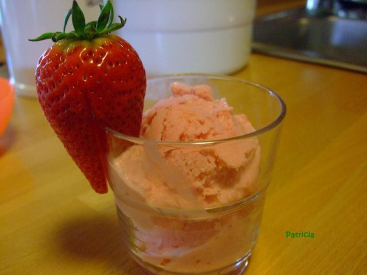 Erdbeer-Limetten-Joghurt-Eis - Rezept mit Bild - kochbar.de