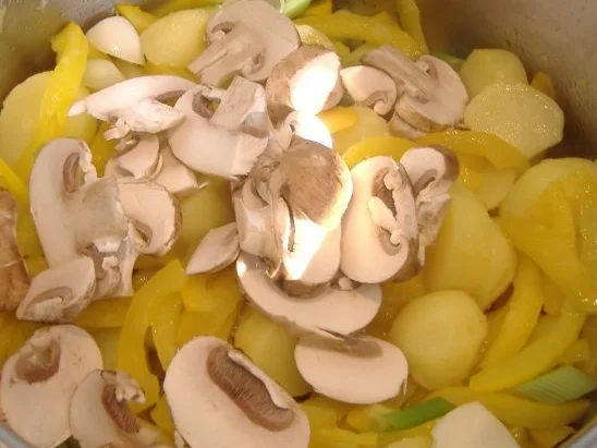 Frühlingssalat mit Rinderfiletspitzen - Rezept - Bild Nr. 2