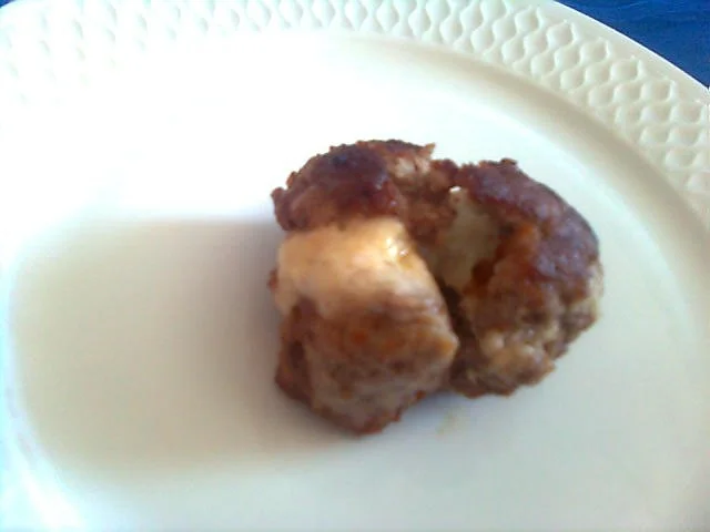 Frikadellen --mit Käse gefüllt-- und Erbsen-Kartoffelpürree - Rezept - Bild Nr. 4