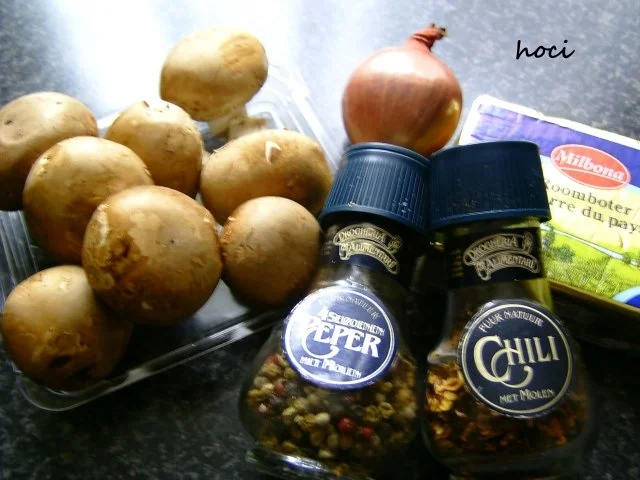 Rezept: Champignonbutter von Kastanienchampignons Bild Nr. 2 Champignonbutter von Kastanienchampignons - Rezept - Bild Nr. 2