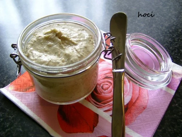 Rezept: Champignonbutter von Kastanienchampignons Champignonbutter von Kastanienchampignons - Rezept