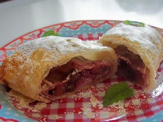 Rezept: Kleine Apfel-Mango-Strudel mit Zitronencreme Bild Nr. 7 Kleine Apfel-Mango-Strudel mit Zitronencreme - Rezept - Bild Nr. 7