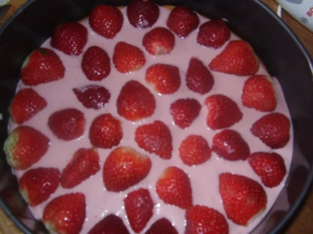 Erdbeertorte mit einem Joghurttortenboden - Rezept - Bild Nr. 11