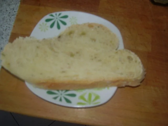 Rezept: Hefebrot mit Kräutern und Knoblauch Hefebrot mit Kräutern und Knoblauch - Rezept