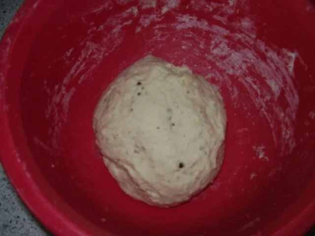 Rezept: Hefebrot mit Kräutern und Knoblauch Bild Nr. 5 Hefebrot mit Kräutern und Knoblauch - Rezept - Bild Nr. 5