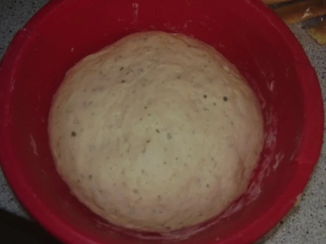 Rezept: Hefebrot mit Kräutern und Knoblauch Bild Nr. 6 Hefebrot mit Kräutern und Knoblauch - Rezept - Bild Nr. 6