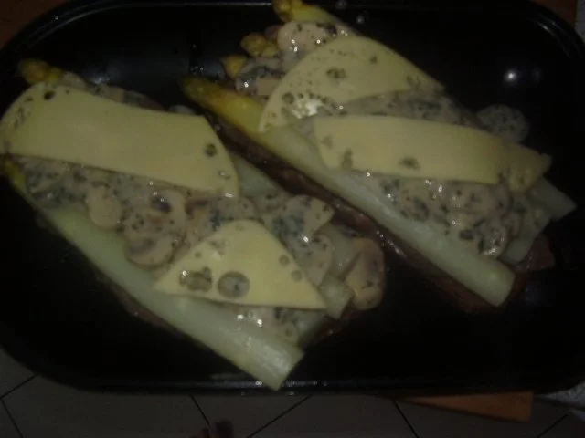 Gratinierter Spargel auf Brot - Rezept - Bild Nr. 11