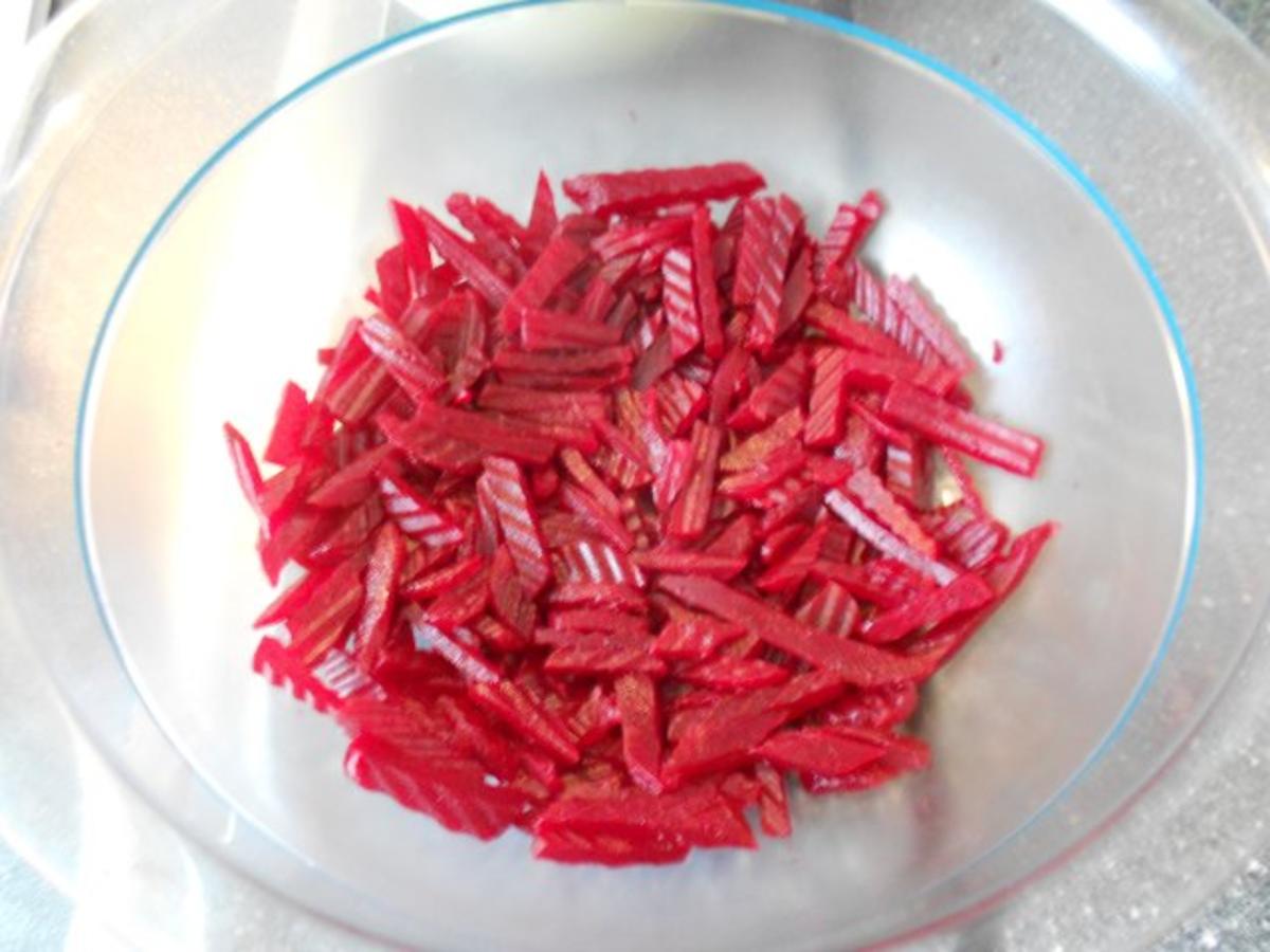Vegetarischer Schichtsalat mit rote Bete - Rezept - Bild Nr. 3