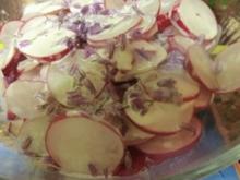 Radieschen-Salat mit Schnittlauch-Blüten - Rezept