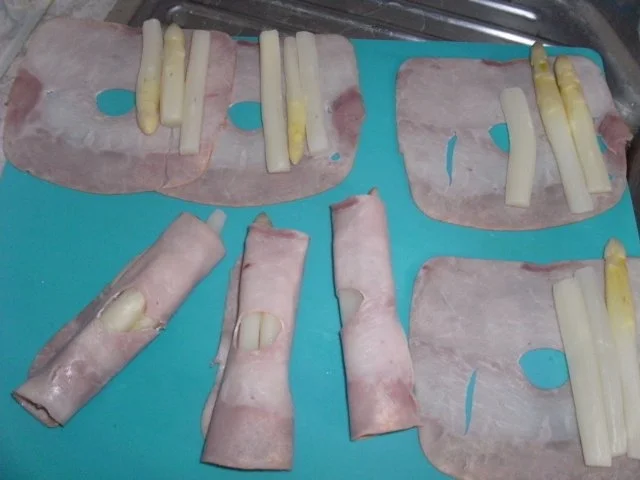 Rezept: Überbackene Schinkenröllchen Bild Nr. 5 Überbackene Schinkenröllchen - Rezept - Bild Nr. 5