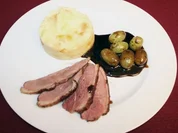 Entenbrust mit Balsamico-Trauben und Kartoffel-Aprikosen-Püree - Rezept
