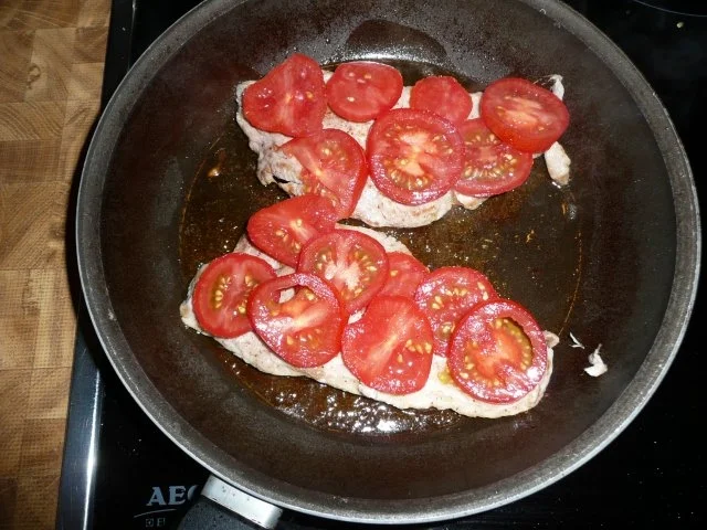 Schnitzel küsst Tomate & Käse - Rezept - Bild Nr. 4