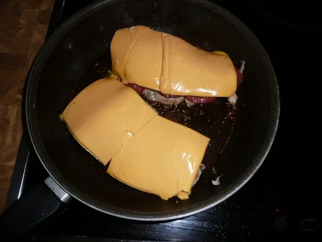 Schnitzel küsst Tomate & Käse - Rezept - Bild Nr. 5