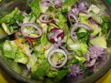 Ein sommerlicher Salat als Hauptspeise, geht ganz schnell - Rezept