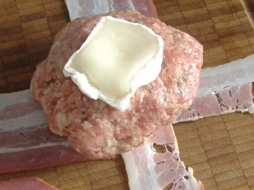 Rezept: Hackbällchen mit Ziegenkäse und Bacon auf Kartoffel-Auberginen-Gemüse Bild Nr. 4 Hackbällchen mit Ziegenkäse und Bacon auf Kartoffel-Auberginen-Gemüse - Rezept - Bild Nr. 4