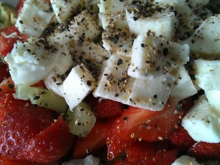 Rezept: Erdbeer Mozzarella Salat Bild Nr. 11 Erdbeer Mozzarella Salat - Rezept - Bild Nr. 11