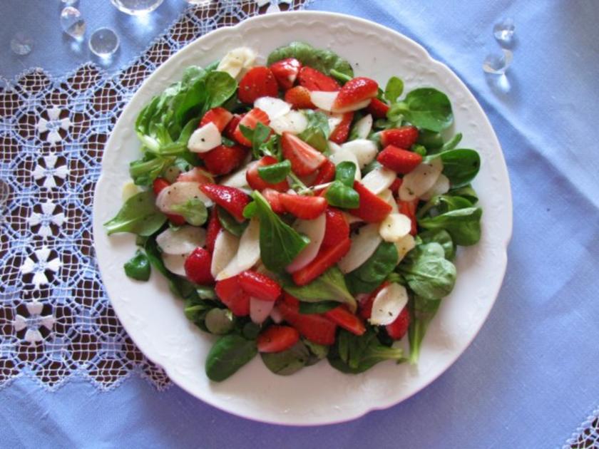 Salat: Roher Spargel Erdbeer Salat mit Orangendressing - einfach - von ...