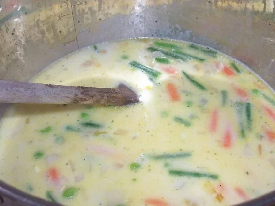 Rezept: Cremiger Hackbällchen-Gemüse-Topf Bild Nr. 5 Cremiger Hackbällchen-Gemüse-Topf - Rezept - Bild Nr. 5