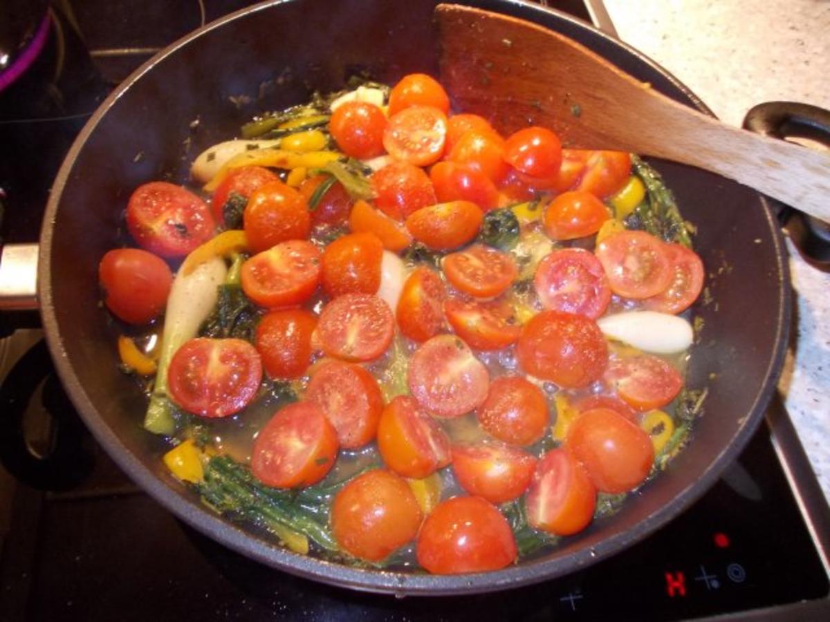 Mediterrane Tomatenpfanne mit Leberkäse - Rezept - kochbar.de