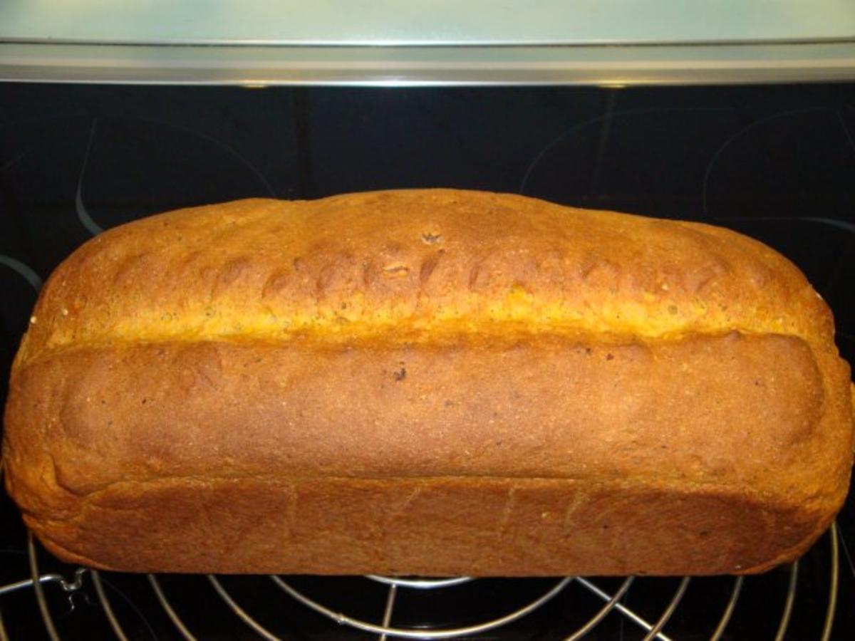 Bilder für Kürbis- Möhren-Brot - Rezept