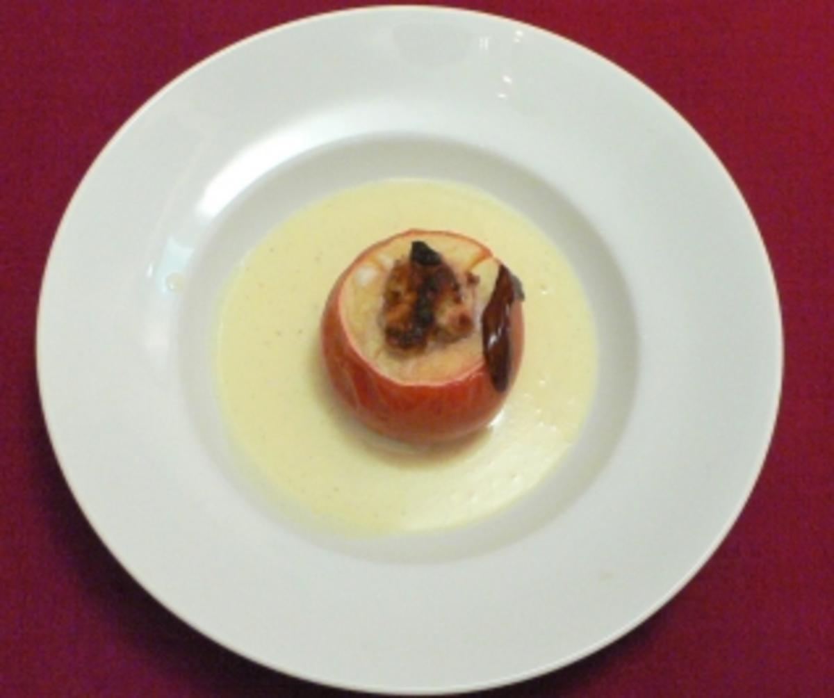 Bratapfel mit Marzipanfüllung und Vanilleschaum - Rezept - Bild Nr. 2