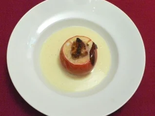 Bratapfel mit Marzipanfüllung und Vanilleschaum - Rezept - Bild Nr. 2