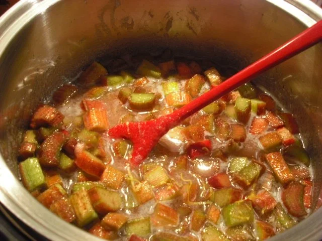 Rezept: Rhabarber-Tonka-Ingwer-Marmelade Bild Nr. 2 Rhabarber-Tonka-Ingwer-Marmelade - Rezept - Bild Nr. 2