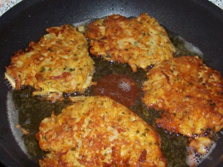 Herzhafte Kräuter Kartoffel Rösti - einfach - 140 kcal/100g