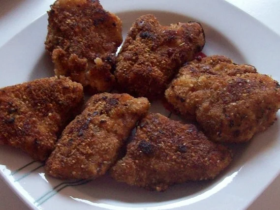 Kleine Schweineschnitzel mit Mandel-Kräuter-Panade - Rezept - Bild Nr. 6