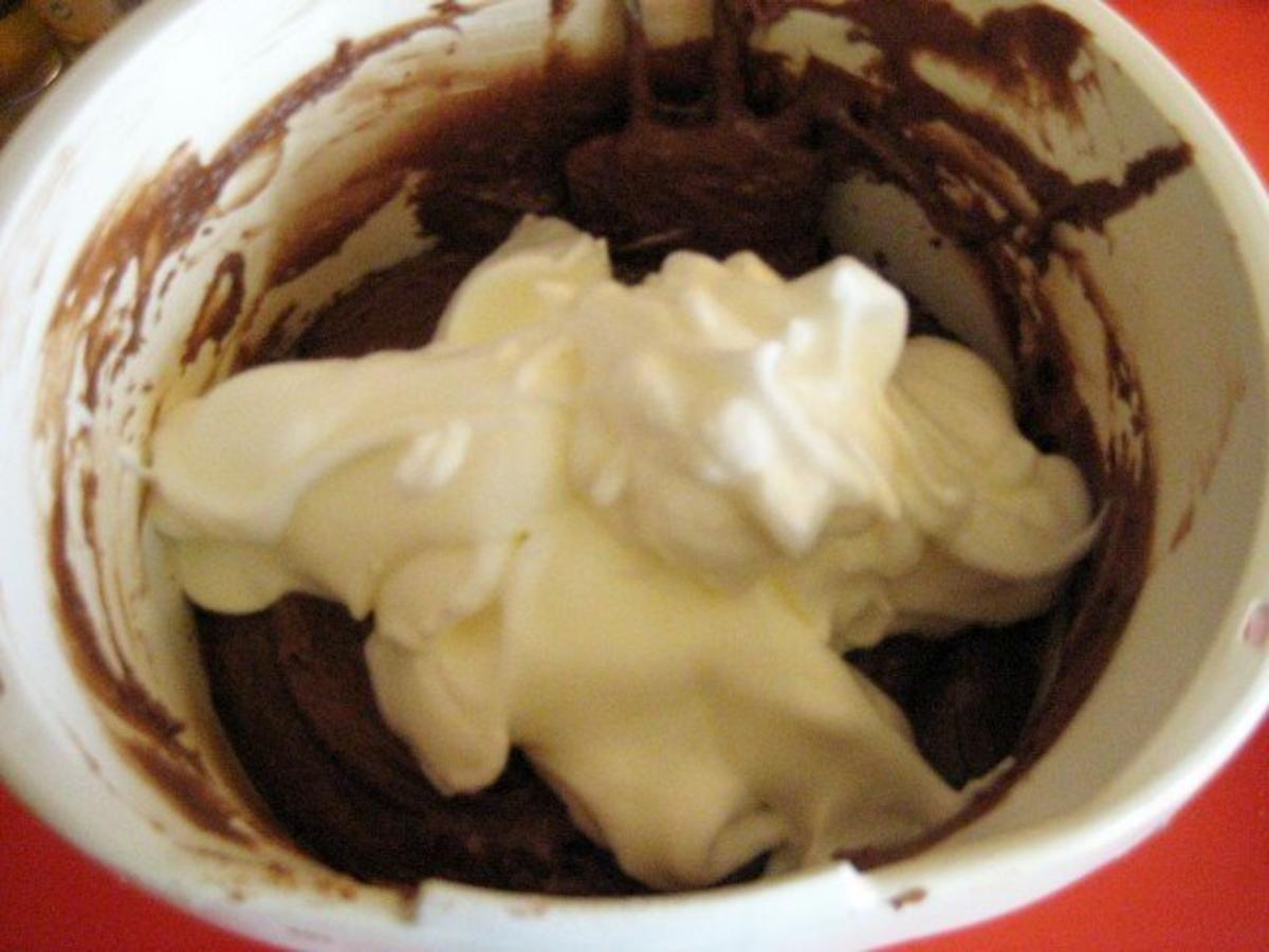 Gugelhupf mit Schokolade - Rezept - Bild Nr. 11