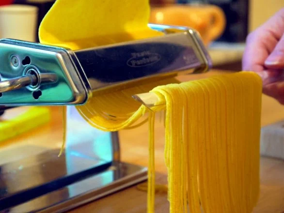 Handgemachte Spaghetti mit Tomaten-Aprikosen-Sugo - Rezept - Bild Nr. 11