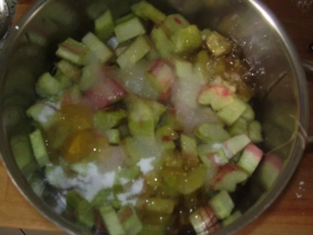 Buchteln mit Rhabarberkompott und Vanillinsauce - Rezept - Bild Nr. 6