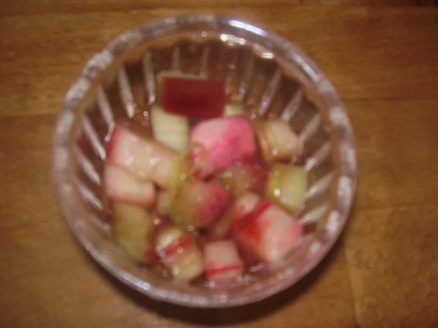 Buchteln mit Rhabarberkompott und Vanillinsauce - Rezept - Bild Nr. 7